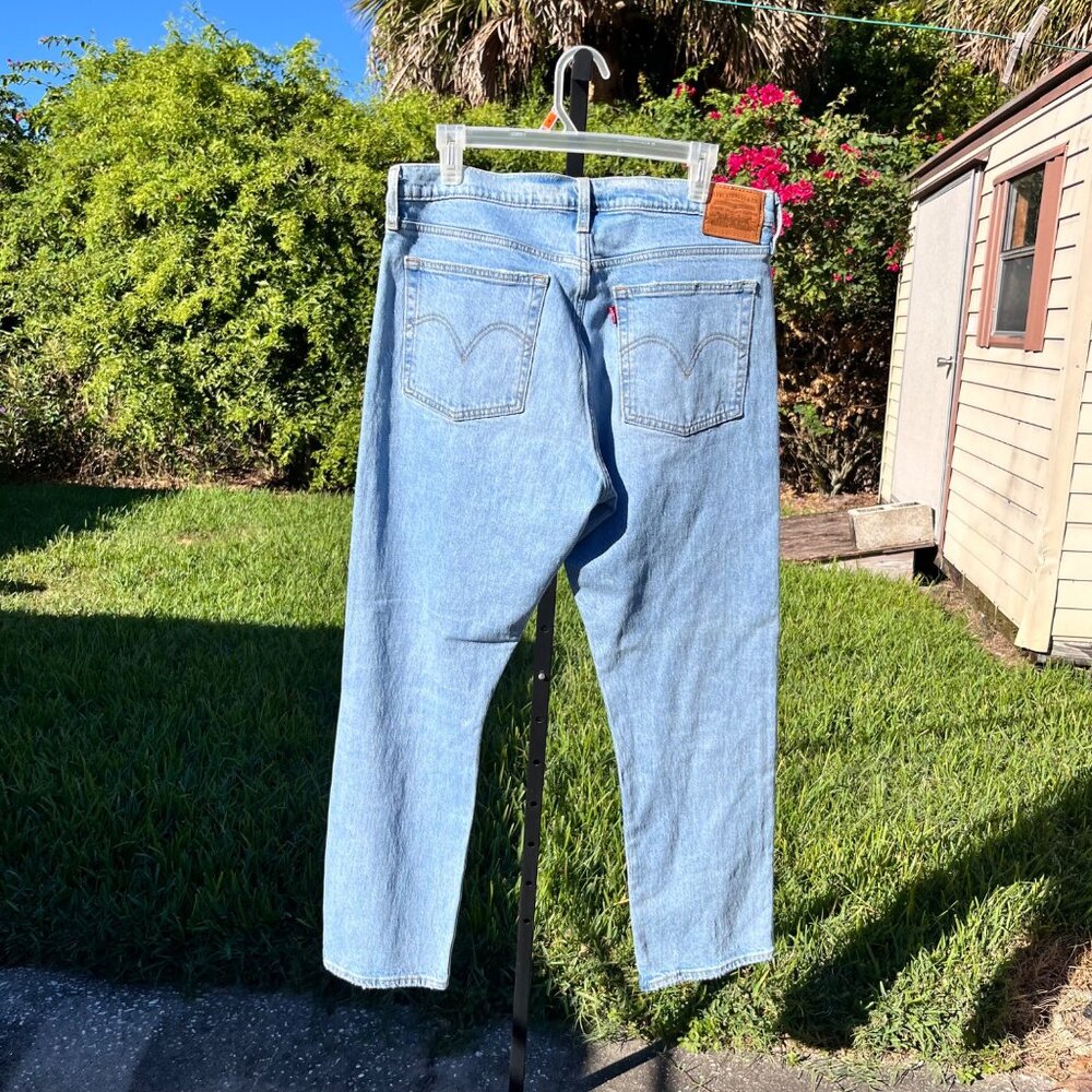 Levi's Premium Wedgie Straight Crop Ripped Distressed Jeans Size 32 - Picture 2 of 8